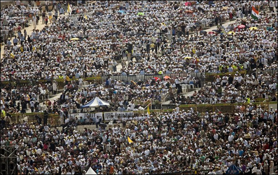 صورة رقم 7 - فيديو وصور من زيارة البابا لناصرة المسيح صورة رقم 7 - فيديو وصور من زيارة البابا لناصرة المسيح
