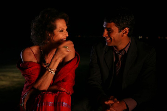 فيلم عن الميول الشاذةيجمع رملة عياري و كلوديا في باريس صورة رقم 7 فيلم عن الميول الشاذةيجمع رملة عياري و كلوديا في باريس صورة رقم 7