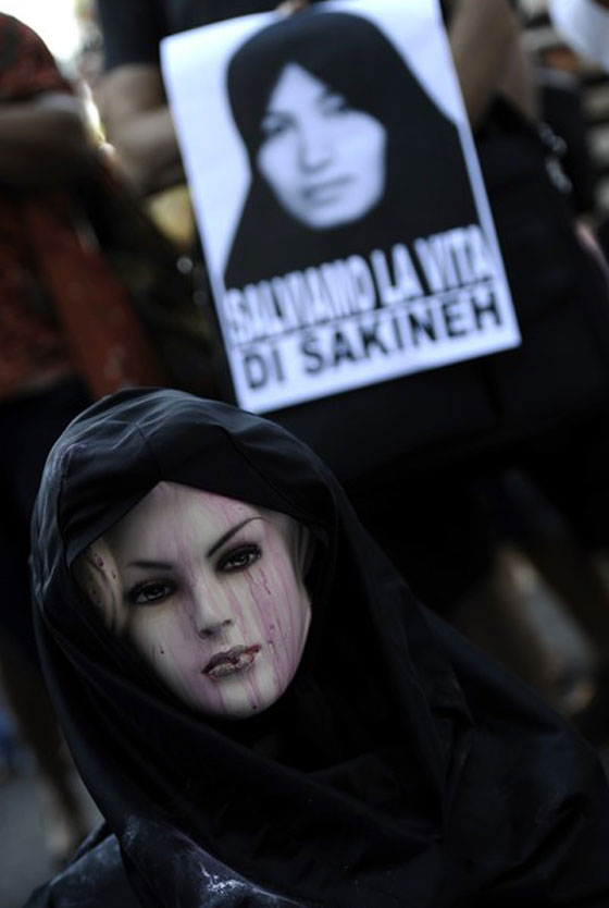 صورة رقم 15 - 99 جلدة اضافية للإيرانية المتهمة بالزنا بعد صورة بدون حجاب! صورة رقم 15 - 99 جلدة اضافية للإيرانية المتهمة بالزنا بعد صورة بدون حجاب!