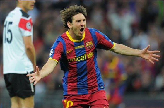 صورة رقم 6 - برشلونة يتربع على عرش اوروبا بعد افتراسه ثلاثية في مانشستر صورة رقم 6 - برشلونة يتربع على عرش اوروبا بعد افتراسه ثلاثية في مانشستر