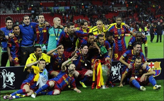 صورة رقم 16 - برشلونة يتربع على عرش اوروبا بعد افتراسه ثلاثية في مانشستر صورة رقم 16 - برشلونة يتربع على عرش اوروبا بعد افتراسه ثلاثية في مانشستر