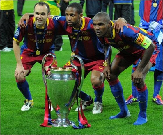 صورة رقم 27 - برشلونة يتربع على عرش اوروبا بعد افتراسه ثلاثية في مانشستر صورة رقم 27 - برشلونة يتربع على عرش اوروبا بعد افتراسه ثلاثية في مانشستر