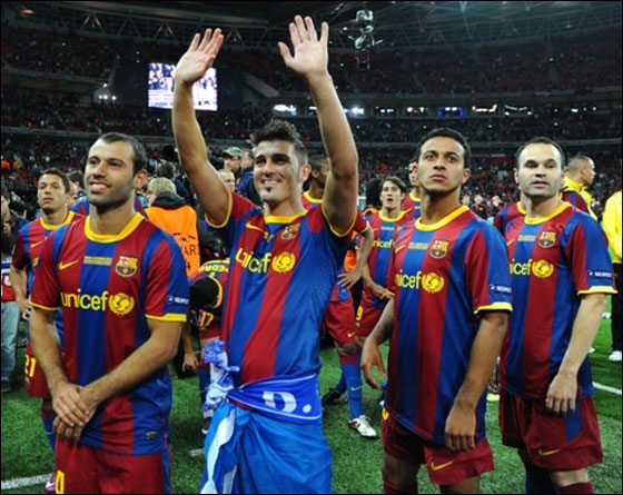 صورة رقم 12 - برشلونة يتربع على عرش اوروبا بعد افتراسه ثلاثية في مانشستر صورة رقم 12 - برشلونة يتربع على عرش اوروبا بعد افتراسه ثلاثية في مانشستر