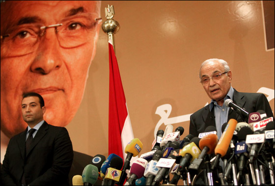 صورة رقم 1 - شفيق: انا الفائز الشرعي بالرئاسة والاخوان سارعوا بوضع يدهم عليها صورة رقم 1 - شفيق: انا الفائز الشرعي بالرئاسة والاخوان سارعوا بوضع يدهم عليها