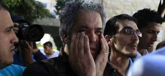 لقطات تصور اعدام جنود اسرائيل لشابين دون اي سبب صورة رقم 8