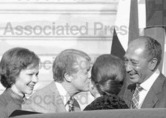 صورة رقم 1 - بالصور والفيديو.. زوجات رؤساء عرب والقبله الدبلوماسيه صورة رقم 1 - بالصور والفيديو.. زوجات رؤساء عرب والقبله الدبلوماسيه