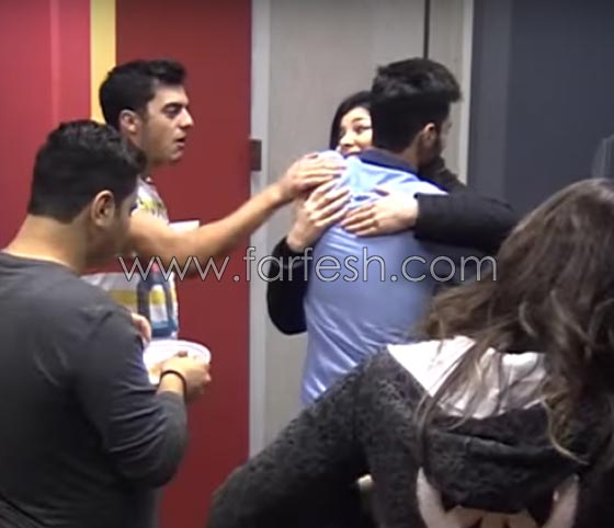 صورة رقم 5 - فيديو حنان الخضر تعود من فرنسا: انيس يعانقها ورفاييل يبعده عنها! صورة رقم 5 - فيديو حنان الخضر تعود من فرنسا: انيس يعانقها ورفاييل يبعده عنها!