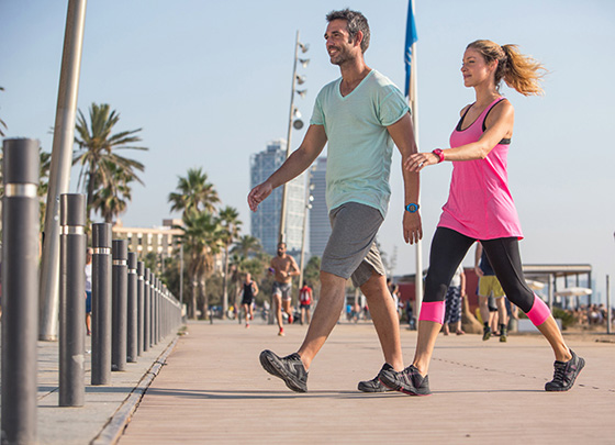 إليكم 10 طرق للحصول على أقصى فائدة خلال ممارسة المشي صورة رقم 1