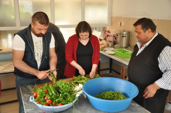 صورة رقم 3 - رمضان يجمعهم: قرية تركية يلتقي سكانها على مائدة الافطار منذ 15 عاما صورة رقم 3 - رمضان يجمعهم: قرية تركية يلتقي سكانها على مائدة الافطار منذ 15 عاما