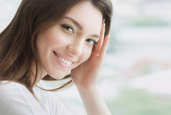 كيف تستعيدين نضارة ببشرتك في يوم واحد لاطلالة متألقة على العيد؟ صورة رقم 1