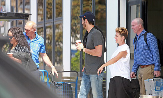 علاقة حب تجمع الفنانة العالمية ريهانا مع الملياردير السعودي حسن جميل  صورة رقم 4