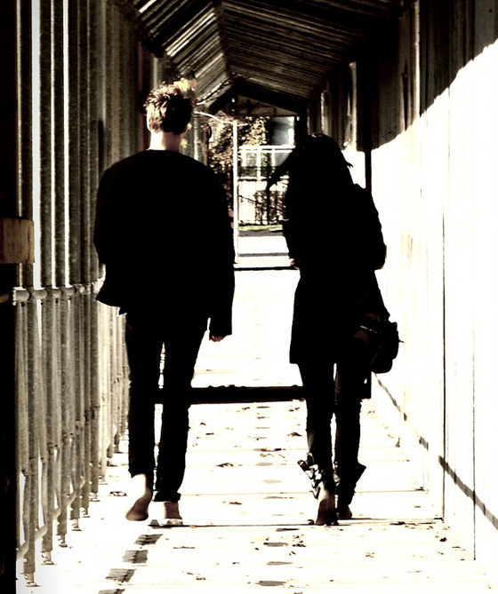 لغة الجسد: كيف تعرف قوة علاقتك مع حبيبتك من طريقة إمساكك بيدها؟ صورة رقم 4