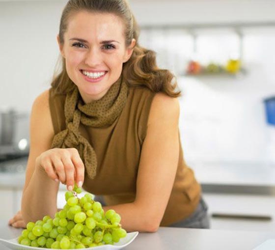 فيديو مدهش: هل تعرف ما يفعله العنب لجسد الإنسان عند تناوله صورة رقم 2 فيديو مدهش: هل تعرف ما يفعله العنب لجسد الإنسان عند تناوله صورة رقم 2