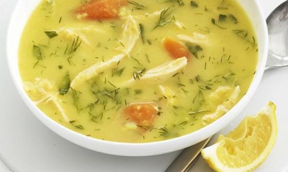 صورة رقم 2 - طبق شتوي مميز.. شوربة الدجاج بالليمون صورة رقم 2 - طبق شتوي مميز.. شوربة الدجاج بالليمون