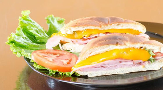 بالصور.. تعرفوا على أشهر الشطائر حول العالم صورة رقم 2