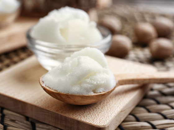 استخدمي زبدة الشيا لنعومة ولمعان الشعر صورة رقم 6