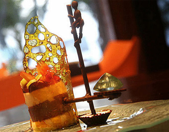صورة رقم 1 - بالصور: إليكم أغلى 5 أنواع حلوى في العالم.. مرصعة بالألماس والذهب صورة رقم 1 - بالصور: إليكم أغلى 5 أنواع حلوى في العالم.. مرصعة بالألماس والذهب