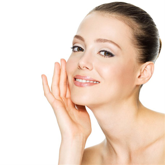  4 طرق جديدة وفعّالة لتنظيف البشرة من الشوائب المتراكمة صورة رقم 6