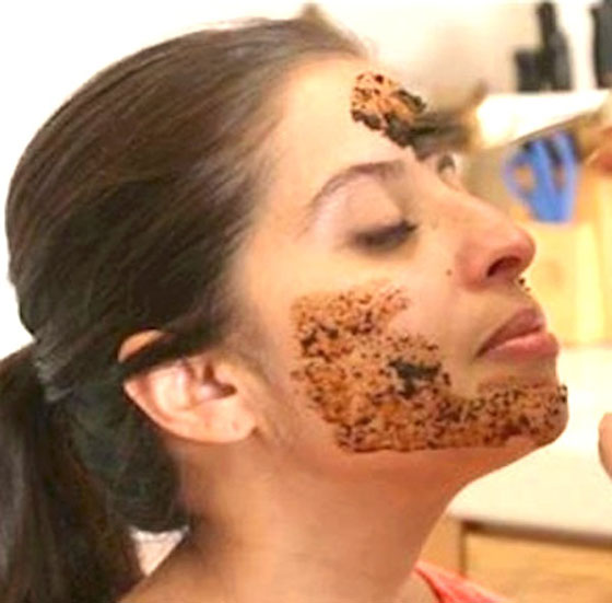 5 أقنعة تعتمد على التمر لجمال شعرك ونضارة بشرتك صورة رقم 7