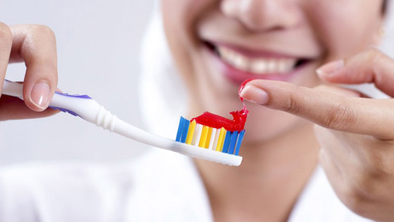 10 طرق لاستخدام معجون الأسنان لتعزيز جمال المرأة  صورة رقم 5