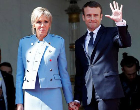 لكل فستان قصة ـ ملابس شخصيات سياسية أثارت الجدل صورة رقم 5 لكل فستان قصة ـ ملابس شخصيات سياسية أثارت الجدل صورة رقم 5