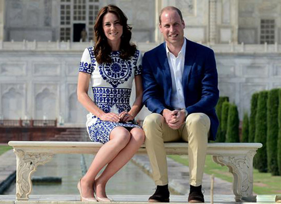 لكل فستان قصة ـ ملابس شخصيات سياسية أثارت الجدل صورة رقم 7 لكل فستان قصة ـ ملابس شخصيات سياسية أثارت الجدل صورة رقم 7