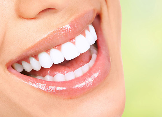 كل ما تريد معرفته عن تنظيف الأسنان وتبييضها وحمايتها من التصبغات صورة رقم 18