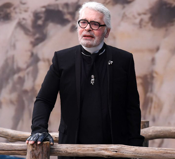 بالصور: أول عرض أزياء لدار شانيل بعد وفاة مؤسسها كارل لاغرفيلد صورة رقم 12