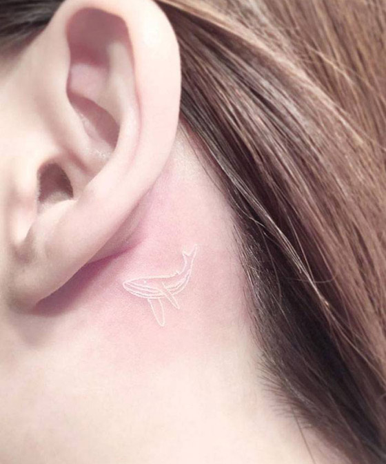 التاتو (الوشم) الأبيض موضة الموسم.. إليكم أفضل وأجمل التصاميم الرائعة صورة رقم 27