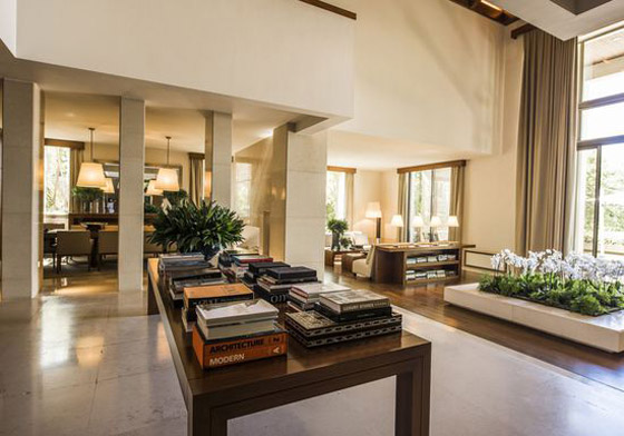 بالصور: تعرفوا على منزل إيلي صعب الفخم .. يساوي 20 مليون دولار صورة رقم 7