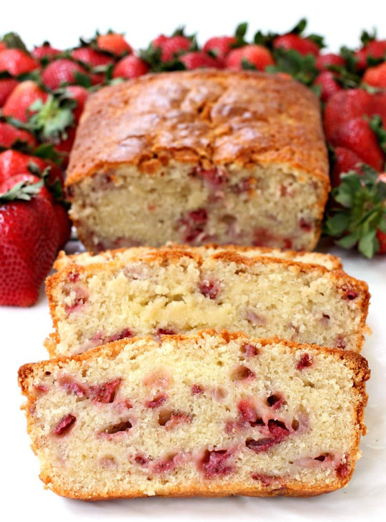 طريقة تحضير كيك الفراولة الهش بطعمه الرائع والطيب صورة رقم 6