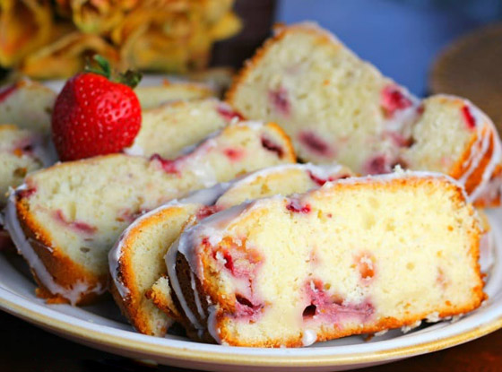 طريقة تحضير كيك الفراولة الهش بطعمه الرائع والطيب صورة رقم 7