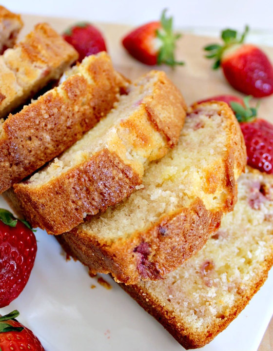 طريقة تحضير كيك الفراولة الهش بطعمه الرائع والطيب صورة رقم 9