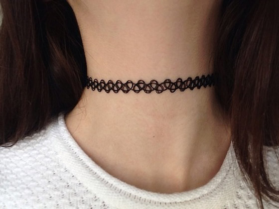 كيف ظهرت موضة الخانق (التشوكر) وما هي دلائله؟ صورة رقم 2