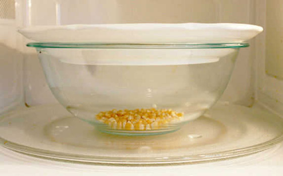 احذروا: أطعمة قد تكون مسممة! ابتعدوا عنها منها التفاح، الحليب والسلمون صورة رقم 5