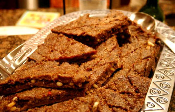 مأكولات عربية تقليدية لعيد الفصح: الخروف المحشي، المعمول والبيض الملون صورة رقم 5 مأكولات عربية تقليدية لعيد الفصح: الخروف المحشي، المعمول والبيض الملون صورة رقم 5