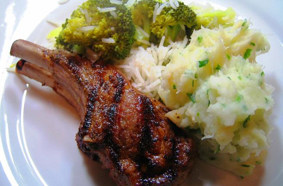 مأكولات عربية تقليدية لعيد الفصح: الخروف المحشي، المعمول والبيض الملون صورة رقم 10 مأكولات عربية تقليدية لعيد الفصح: الخروف المحشي، المعمول والبيض الملون صورة رقم 10