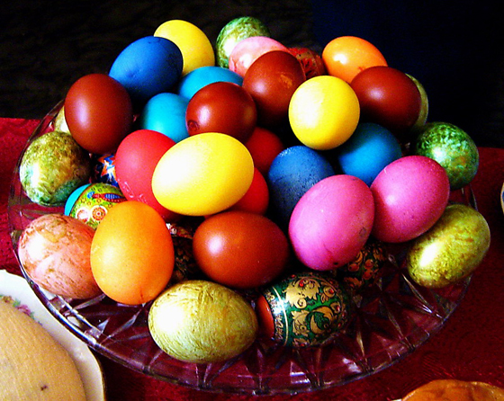 مأكولات عربية تقليدية لعيد الفصح: الخروف المحشي، المعمول والبيض الملون صورة رقم 1 مأكولات عربية تقليدية لعيد الفصح: الخروف المحشي، المعمول والبيض الملون صورة رقم 1