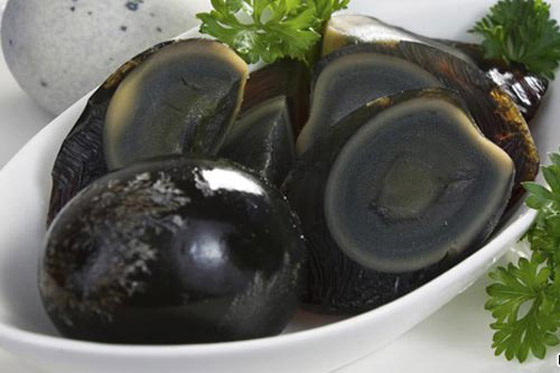 ما هو بيض الألف سنة (الأسود) الذي يؤكل؟ صورة رقم 9