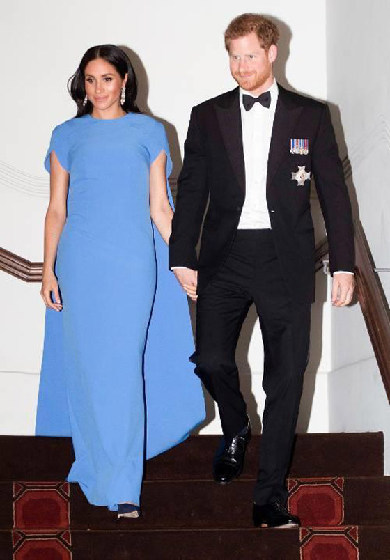 بالصور: 4 فساتين لا تتخلى عنهم الدوقات و الأميرات صورة رقم 8