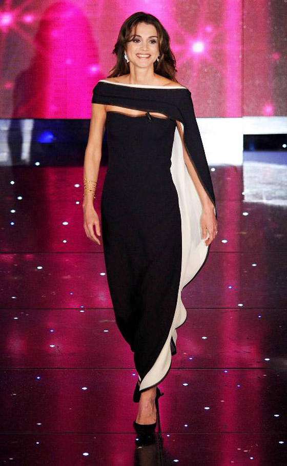 بالصور: 4 فساتين لا تتخلى عنهم الدوقات و الأميرات صورة رقم 5