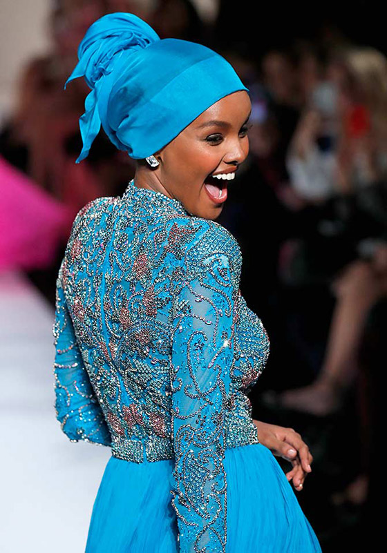 عارضة أزياء بالبوركيني على غلاف مجلة أمريكية شهيرة.. صور صورة رقم 7