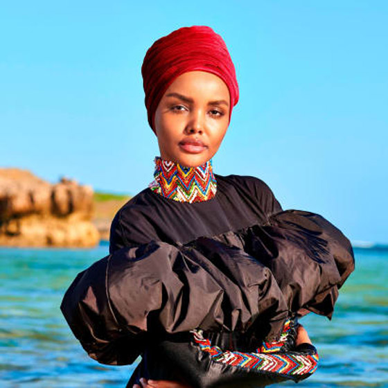 عارضة أزياء بالبوركيني على غلاف مجلة أمريكية شهيرة.. صور صورة رقم 2