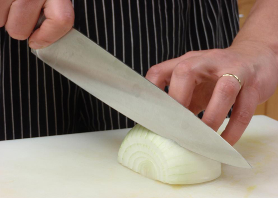 7 أخطاء شائعة يقع فيها الكثيرون أثناء الطبخ البيتي تفسد مذاق الطعام! صورة رقم 1