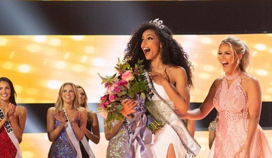 فيديو وصور: ذوات البشرة السوداء يهيمن على ألقاب الجمال في أمريكا صورة رقم 5