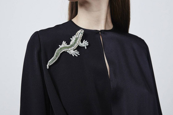 أجمل المشابك لعباءة المرأة الأنيقة من ماركة كاياك التركية صورة رقم 5 أجمل المشابك لعباءة المرأة الأنيقة من ماركة كاياك التركية صورة رقم 5