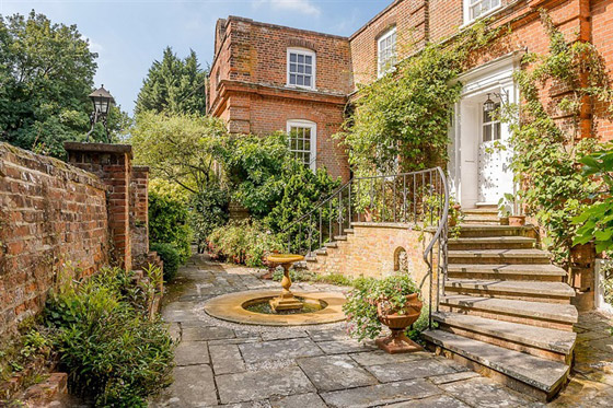 بالصور: قصر تاريخي للبيع بسعر 3.57 مليون دولار في بريطانيا صورة رقم 6