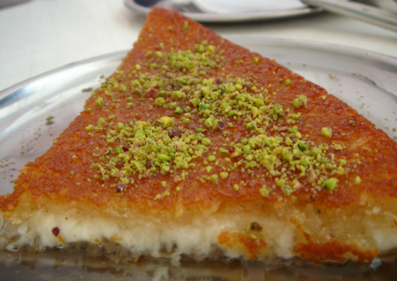 حلويات رمضانية: طريقة عمل الكنافة بالقشطة صورة رقم 6 حلويات رمضانية: طريقة عمل الكنافة بالقشطة صورة رقم 6