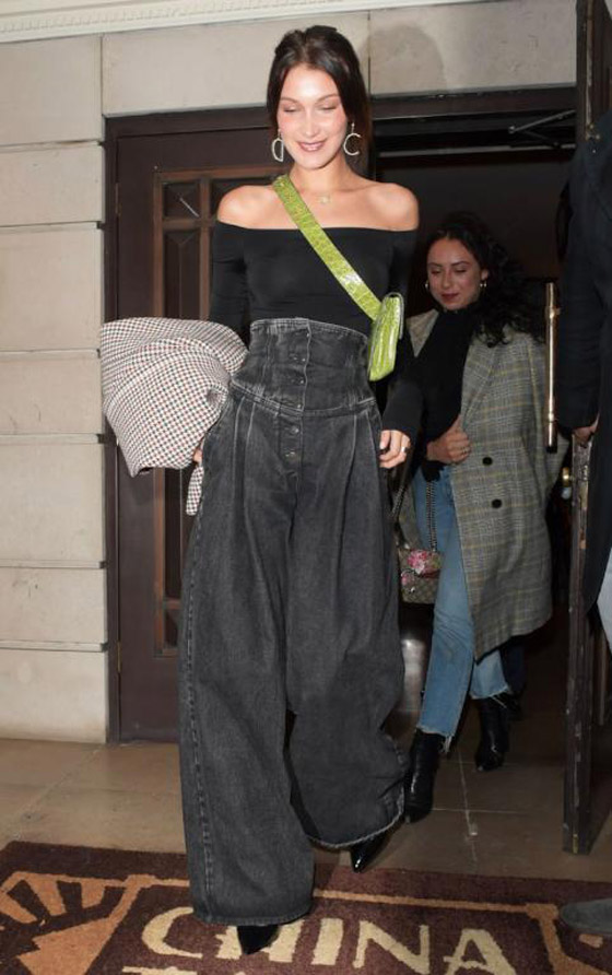  ما سر ارتداء بيلا حديد البناطيل الغريبة؟! صورة رقم 8