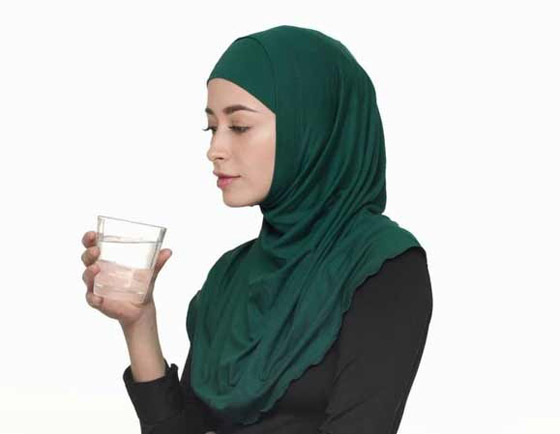 ماذا يحدث لجسمك عند شرب الماء بكثرة على السحور؟ صورة رقم 2